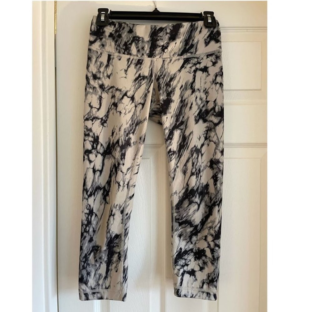 Lululemon Capri Wunder Under Leggings - Size 4 - Stone Tie Dye